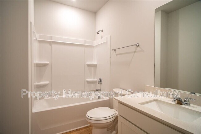Building Photo - 22845 Dashwood Ln