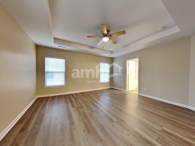 Building Photo - 8821 Shadowglen Dr