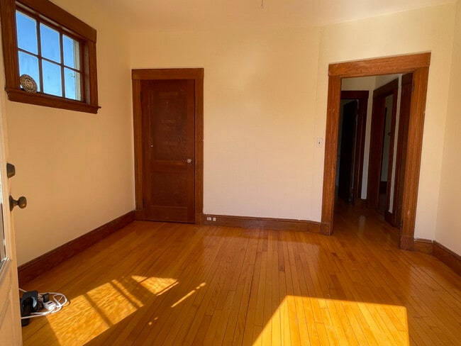 Building Photo - 111 Russett Rd