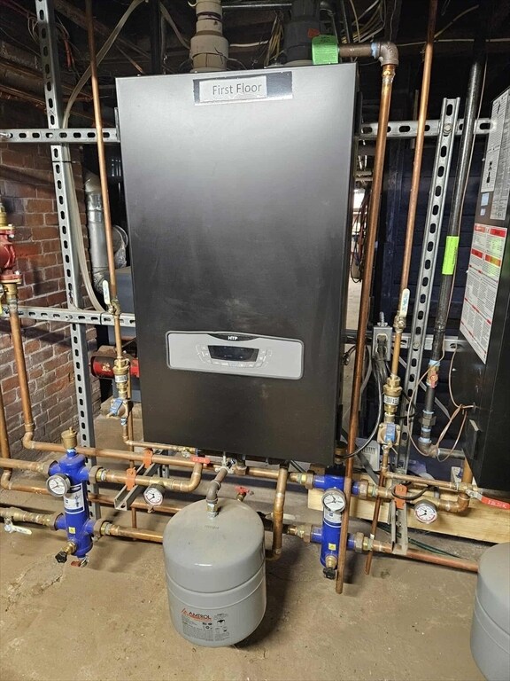 Building Photo - 263-265-265 Silver St