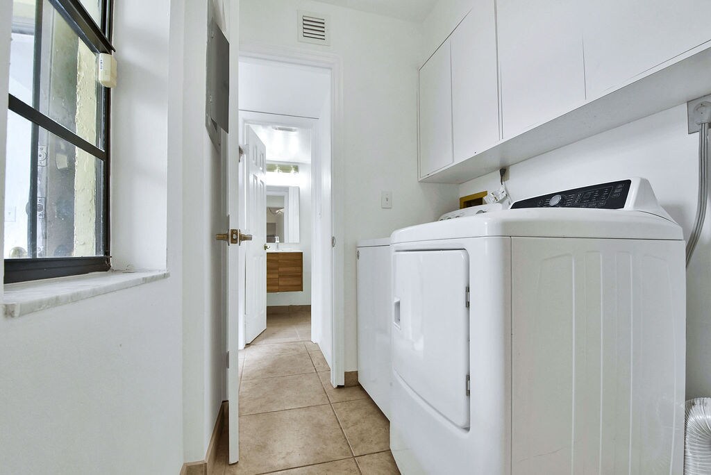 Building Photo - 3501 Magellan Cir