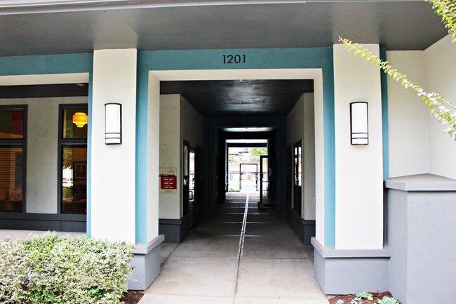 Building Photo - Gateway at Denton