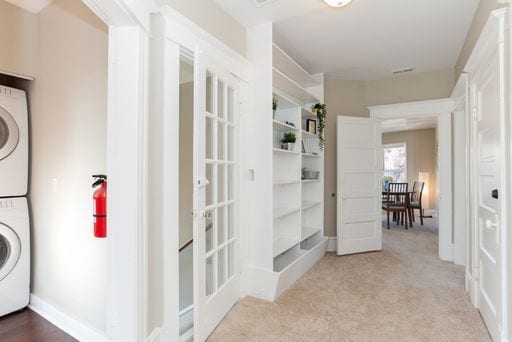 Building Photo - Bright 2 bedroom 1 bathroom Queen Anne Apartment with skyline views
