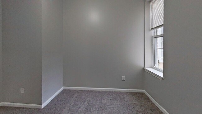 Building Photo - 6032 Walnut St