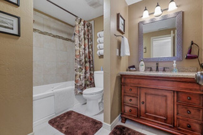Building Photo - Stunning Doney Park Home