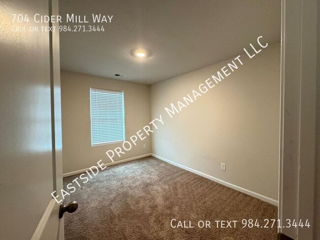Building Photo - 704 Cider Ml Wy