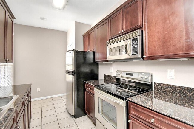 Building Photo - 2255 Braeswood Park Dr