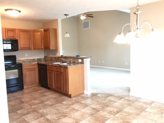 Building Photo - Move In Ready! 3 Bedrooms, 2 Baths & garage!