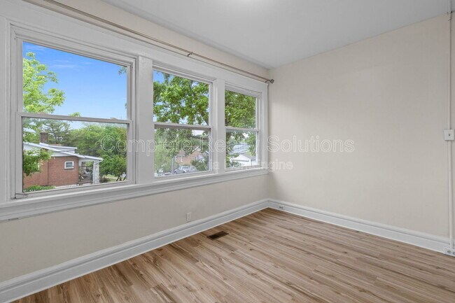 Building Photo - 4301 S 38th St