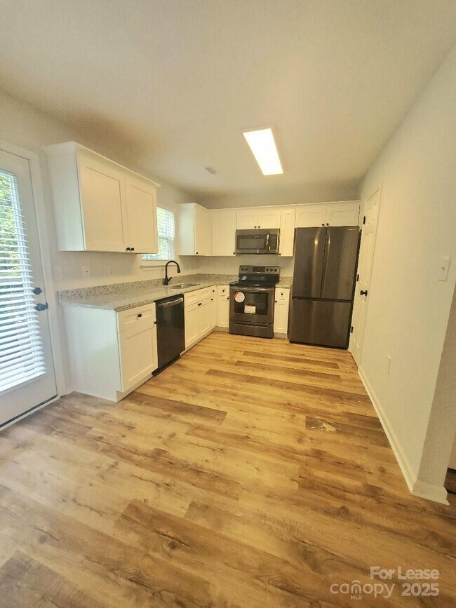 Building Photo - 5709 Kelden Walker Ln