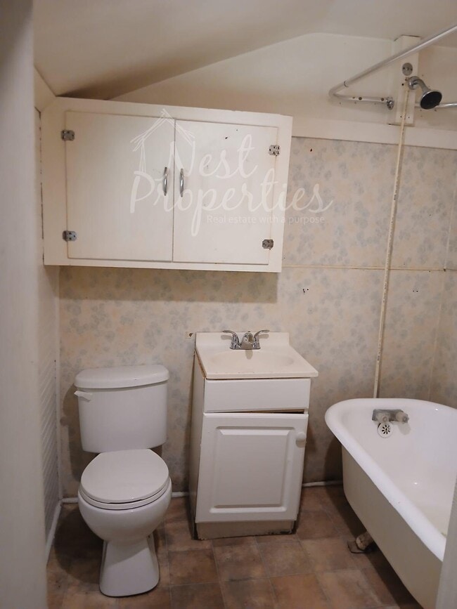 Building Photo - 625 O'Neal St