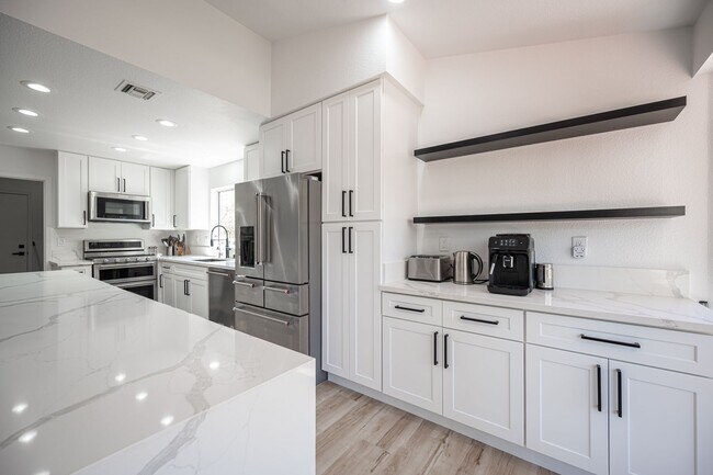 Building Photo - Sun CIty Summerlin 55+, Highly Upgraded, S...