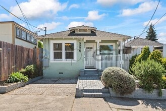 Building Photo - 3226 Star Ave