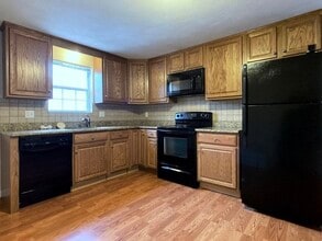 Building Photo - 25 Columbia Ave