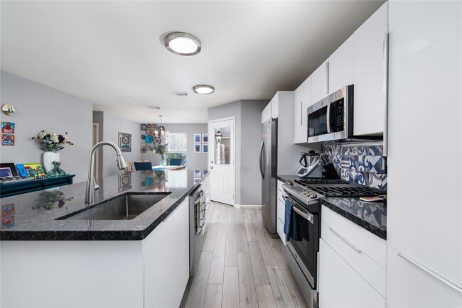 Building Photo - 143 S Vesper Bend Cir