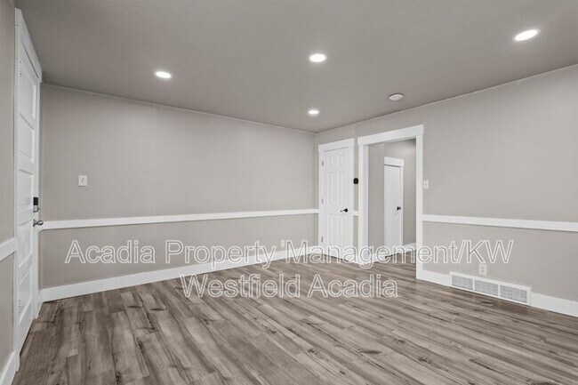 Building Photo - 310 S 200 E