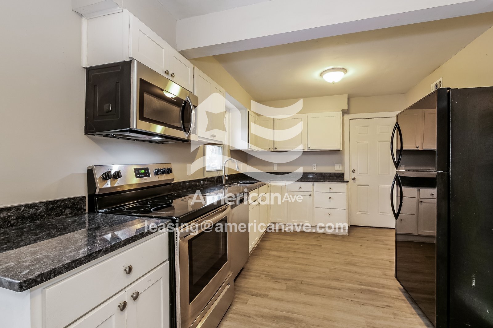 Building Photo - 901 S Leslie Ave