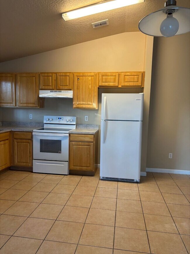 Building Photo - 35 Brunswick Ln