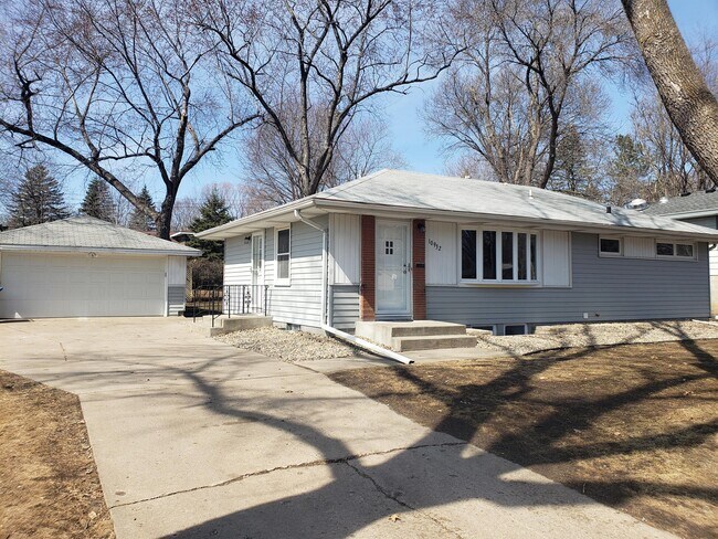 Building Photo - 10932 Russell Ave S