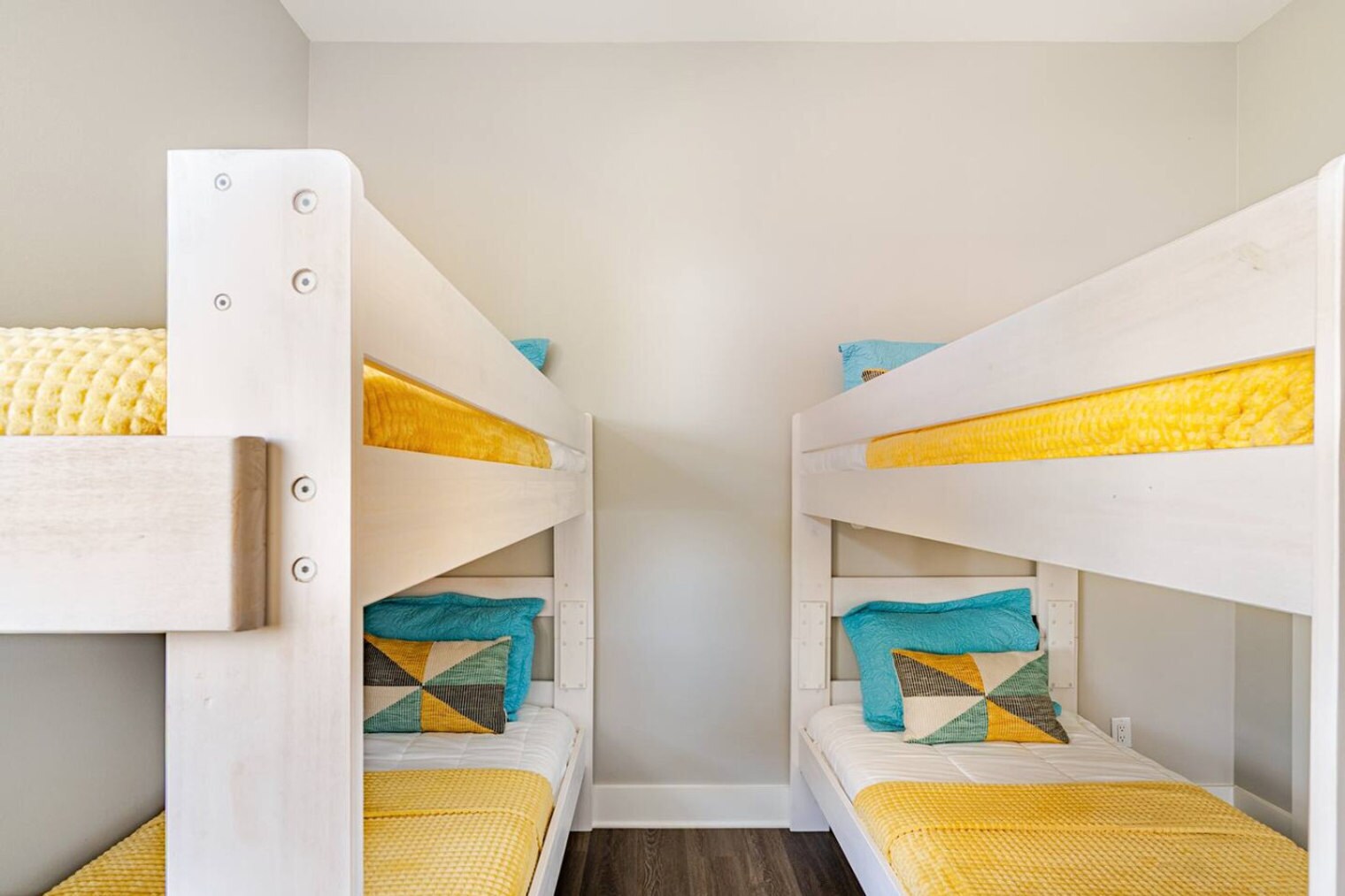 Building Photo - 804 1/2 Johnson Crawford Cir