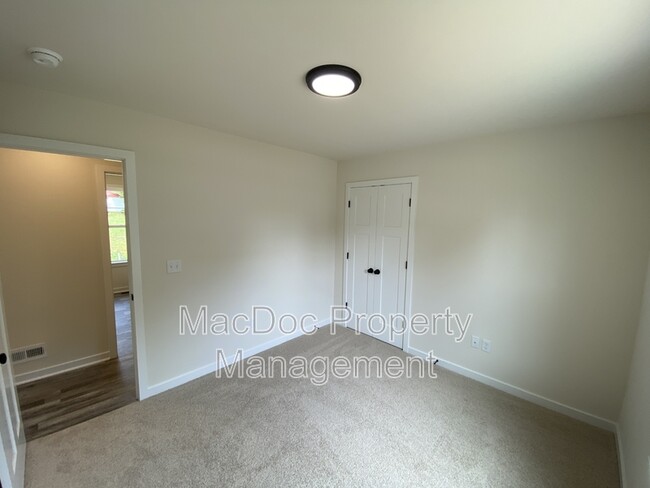 Building Photo - 12171 Tennis Ln