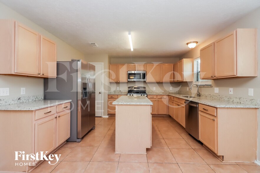 Building Photo - 16322 Lynn Crest Ct