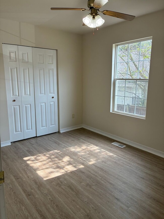 Building Photo - North Beach Bungalow