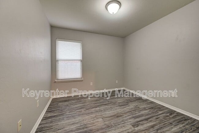 Building Photo - 13313 SW 2nd Terrace