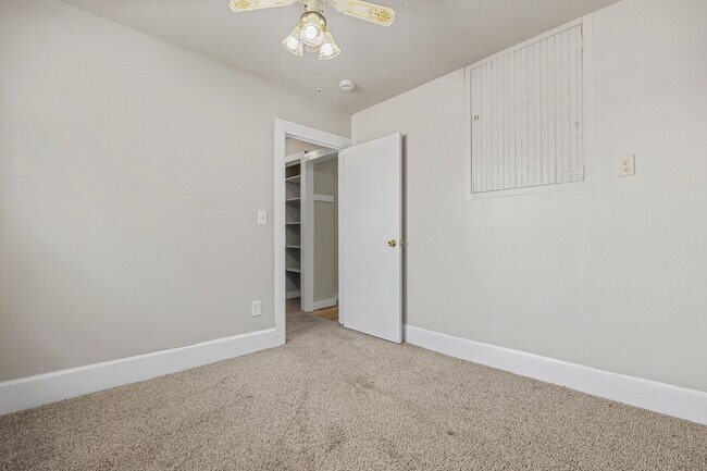 Building Photo - 3410 Easton Blvd