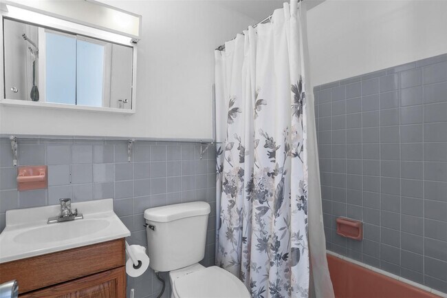 Building Photo - 9412 Bellewood St