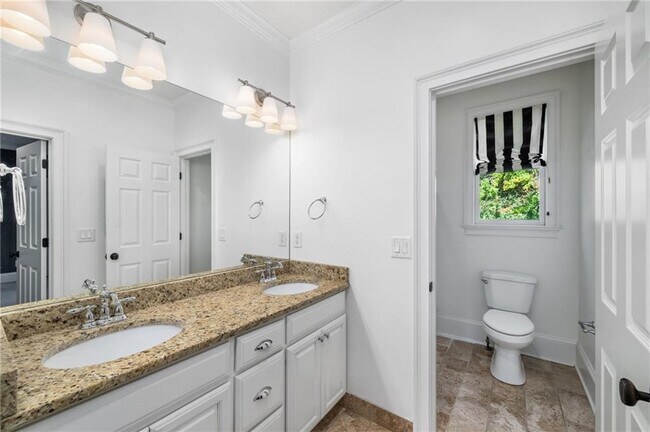 Building Photo - 4715 Westfield Dr NE