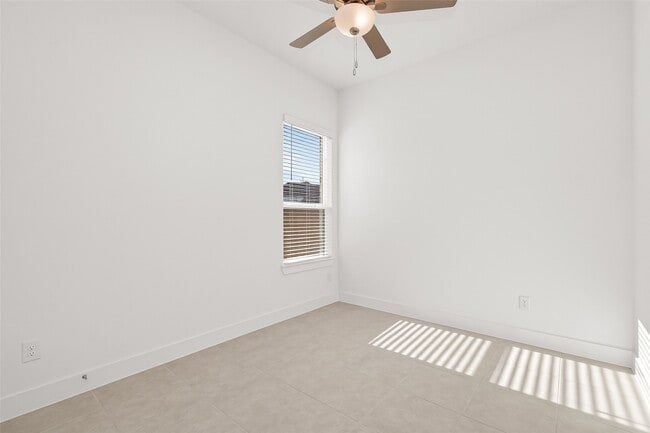 Building Photo - 4916 Northern Wds Dr