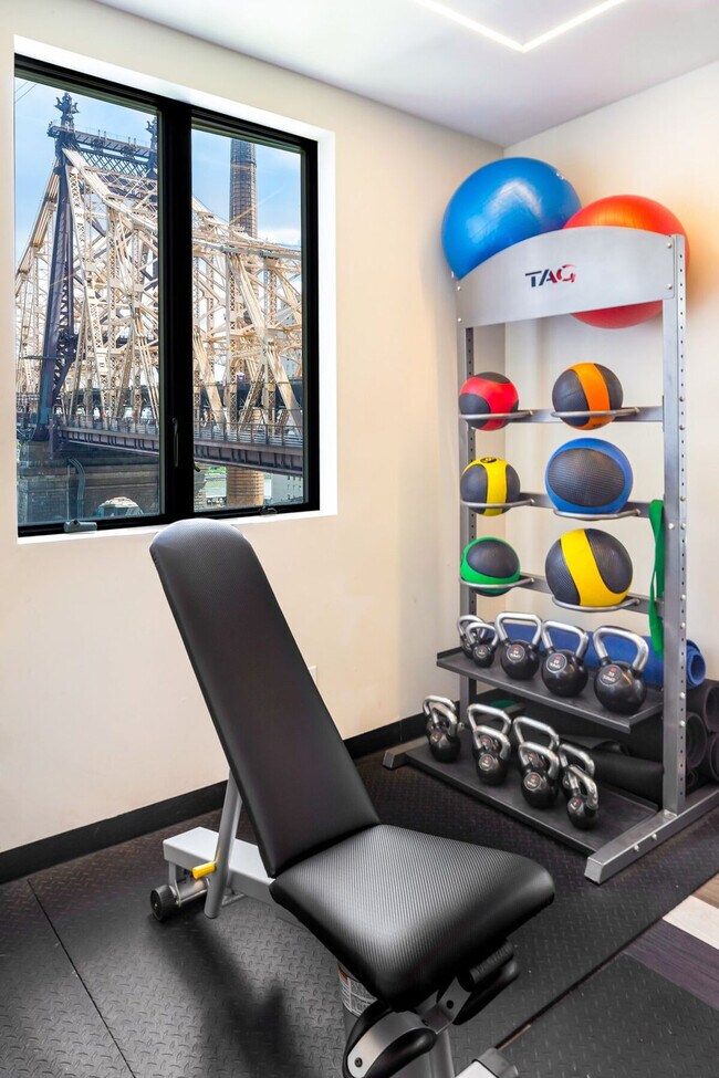 Building Photo - 1113 York Ave