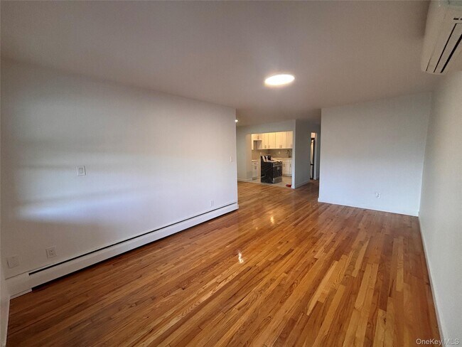 Building Photo - 71-34 Kissena Blvd