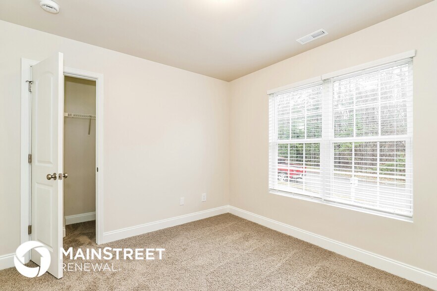 Building Photo - 1901 Savannas Run Dr