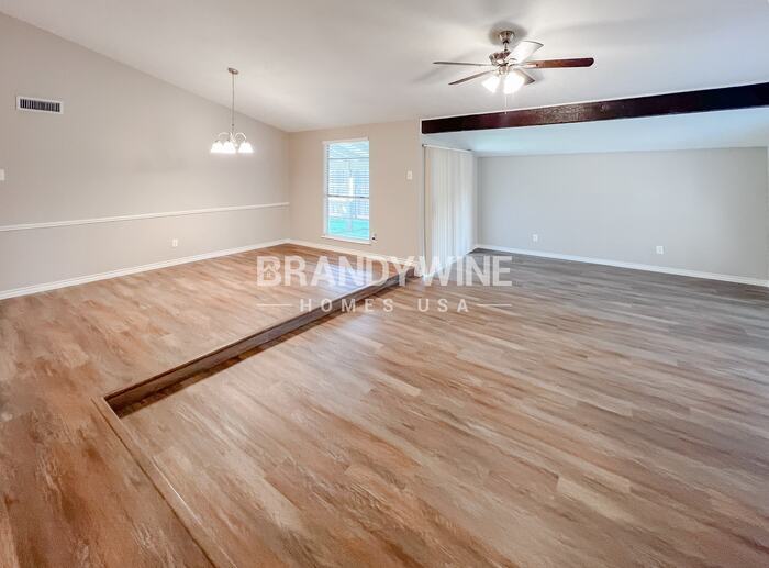 Building Photo - 4426 Mint Dr