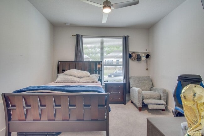 Building Photo - 229 Camellia Dr