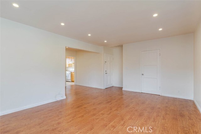 Building Photo - 336 W Lexington Dr