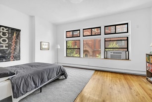 Building Photo - 141 E 29th St