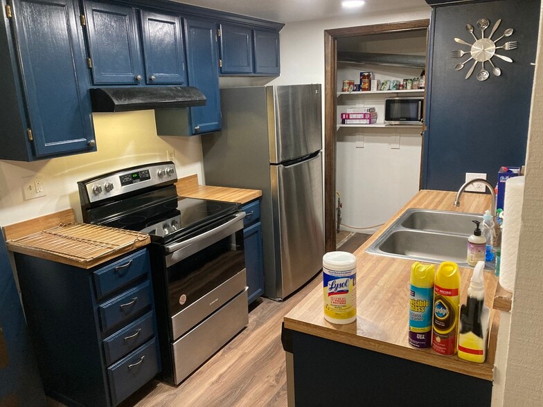 Building Photo - 2020 S Hannibal Way