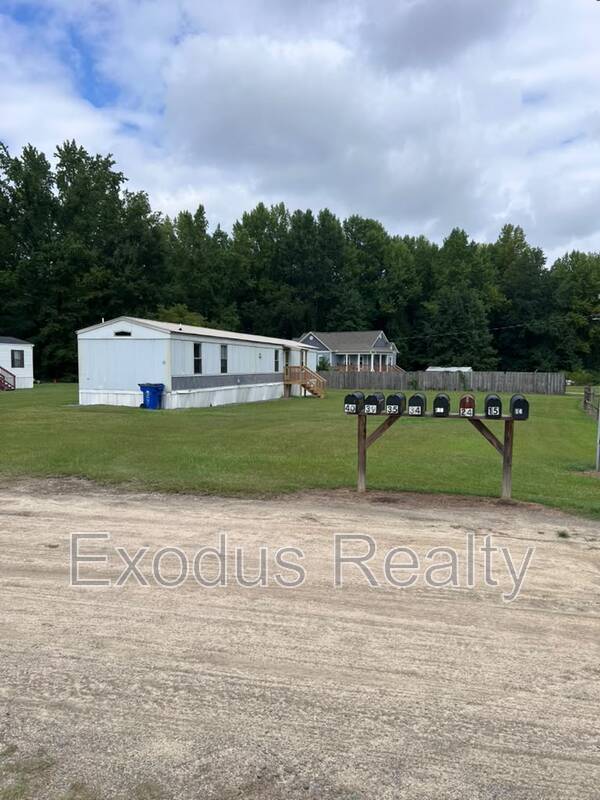 Building Photo - 39 Quiet Country Ln