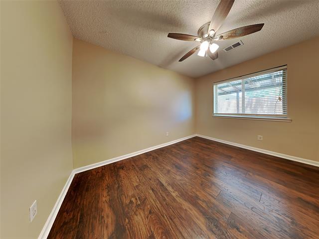Building Photo - 3411 Old Oaks Dr