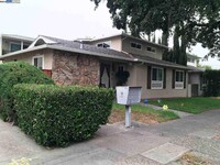 Building Photo - 1581 Mendenhall Dr