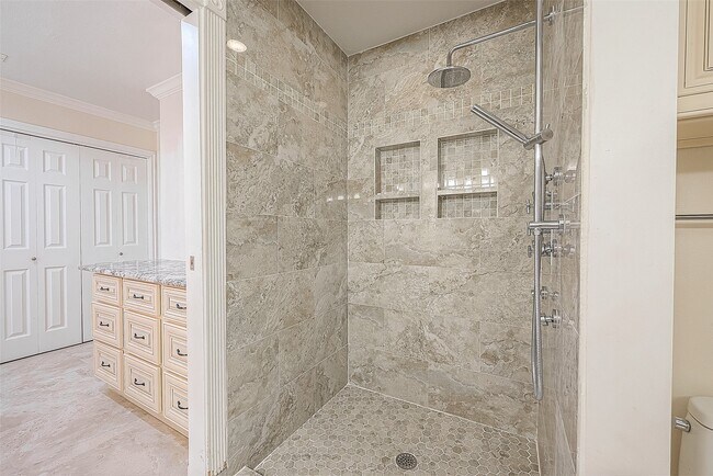 Building Photo - 3019 Stoney Brook Dr