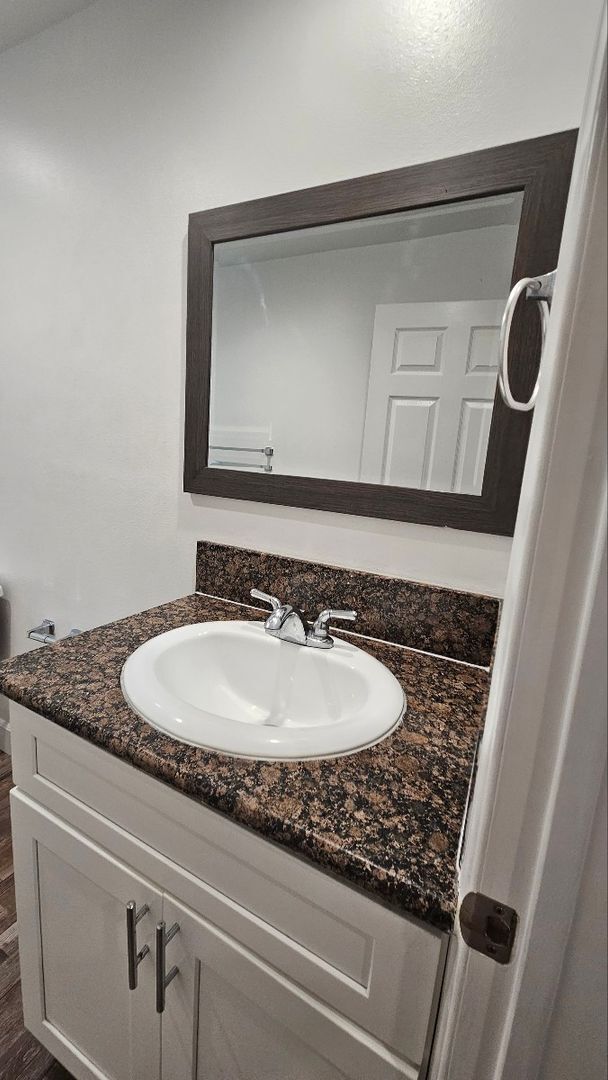 Building Photo - 23(1456,1458)