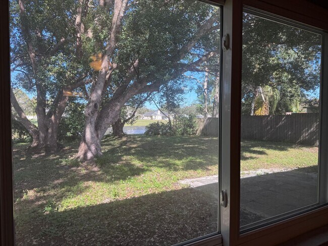 Building Photo - Comfortable 3/2 in Alafaya Woods, Oviedo