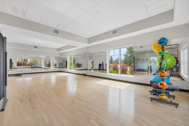 Building Photo - 3293 Hilltop Cir