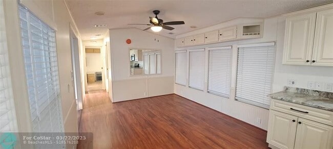 Building Photo - 5362 SE 65th Ave