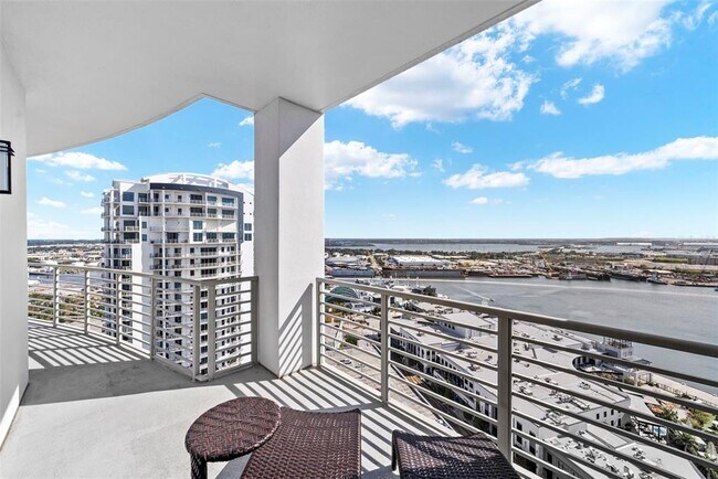 Building Photo - 449 S 12th St