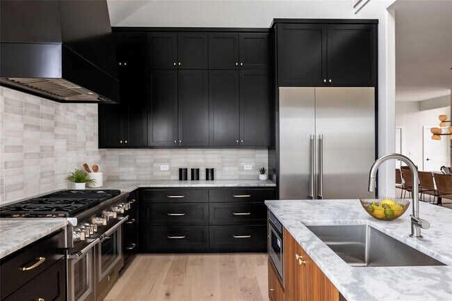 Building Photo - 3901 Peak Lookout Dr